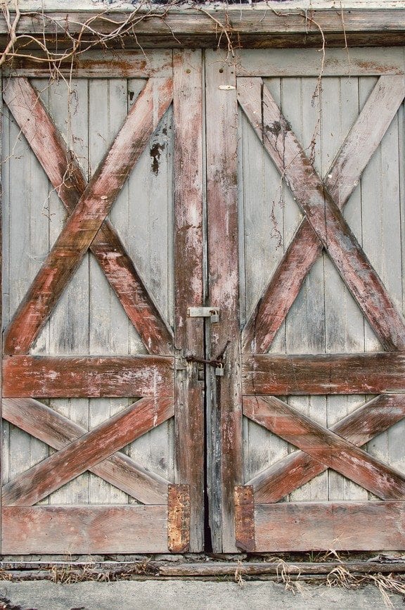 Farmhouse and Country Furniture Styles, Rustic Barn Doors
